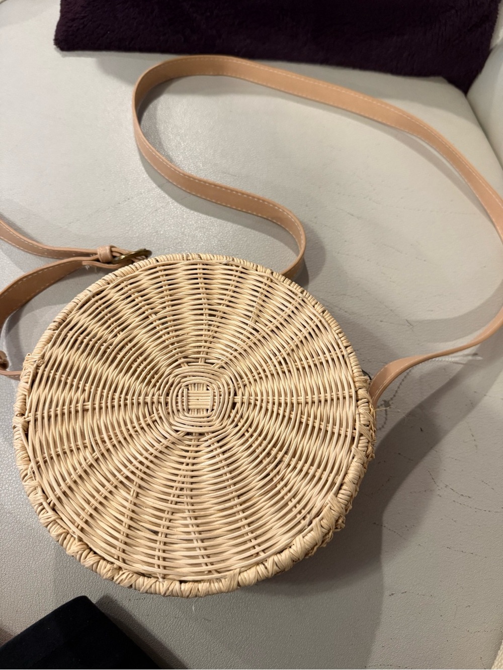 Woven Round Crossbody Bag in Natural Straw